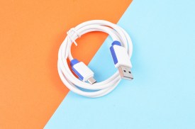 Cable USB a V8 conector bicolor (2).jpg